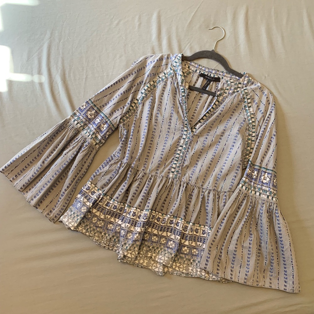Worn once! BCBGMaxazria Kaley Printed Bell Top - Picture 4 of 8